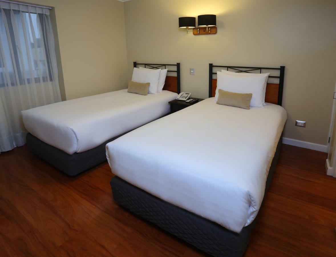 Radisson Hotel Plaza del Bosque Distretto di Distretto di Lima Esterno foto